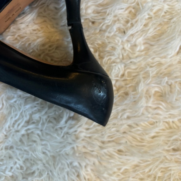 Salvatore Ferragamo Navy Blue Heels - Size 7.5B - Picture 4 of 7